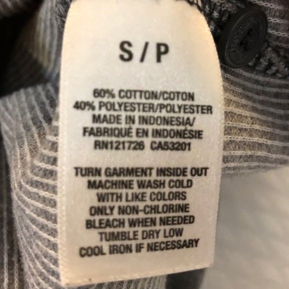 Aeropostale Heathered Gray Thermal 3 Butto… - Picture 3 of 6